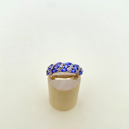 9ct. Gold Tanzanite &amp; Diamond Ring.