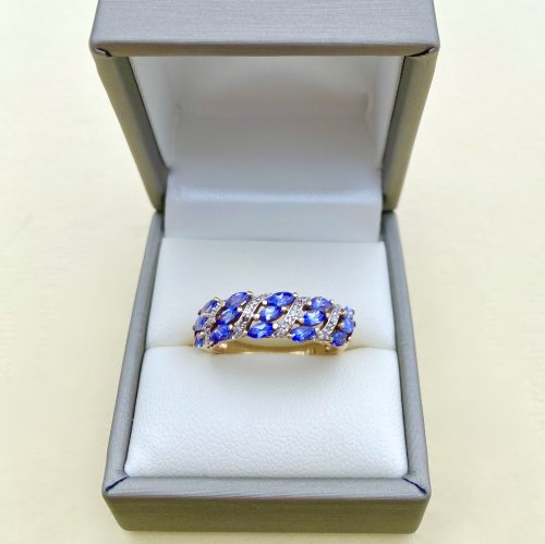 9ct. Gold Tanzanite &amp; Diamond Ring.