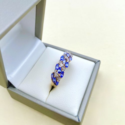 9ct. Gold Tanzanite &amp; Diamond Ring.