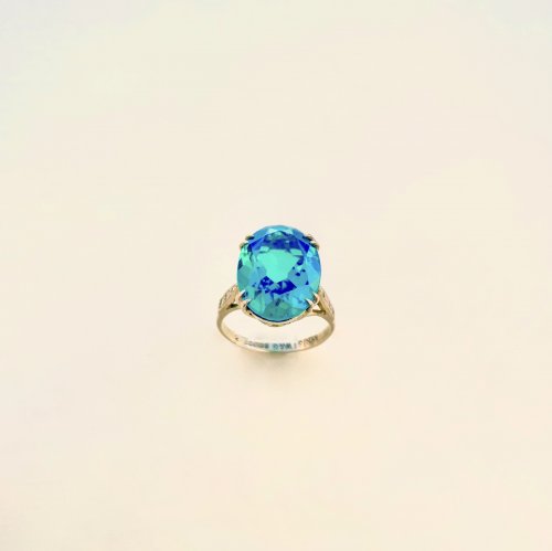 9ct. Solid Gold Ring with Vibrant Green  Faceted Stone.