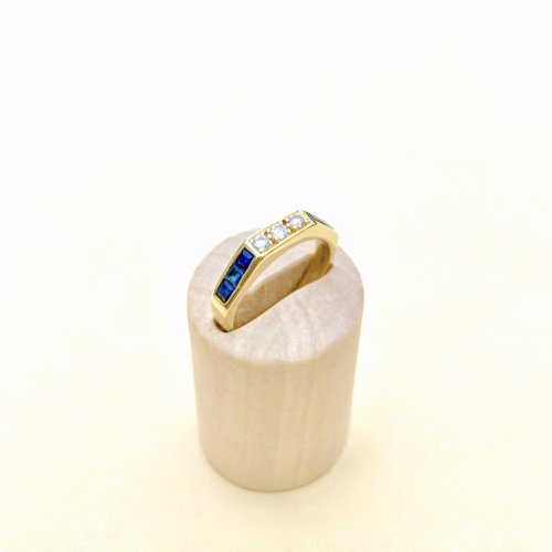18ct. Gold Diamond and Sapphire Ring.