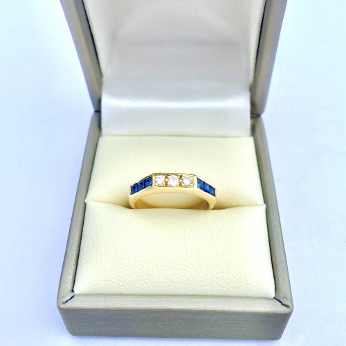 18ct. Gold Diamond and Sapphire Ring.