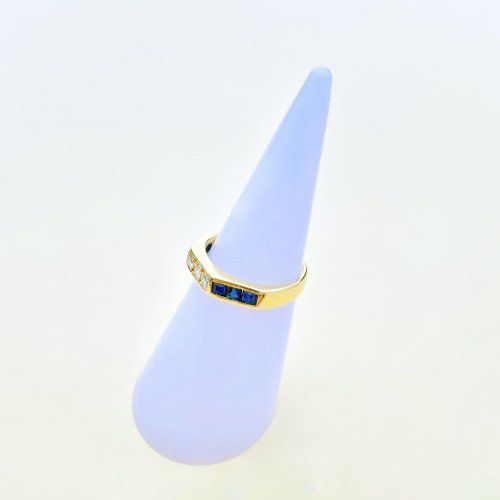 18ct. Gold Diamond and Sapphire Ring.