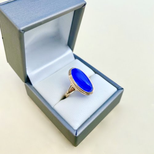 9ct. Solid Gold Oval Chalcedony Ring.