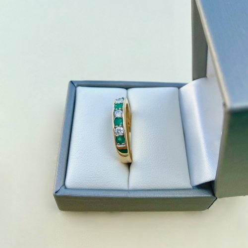 18ct. Gold Emerald &amp; Diamond Ring. 