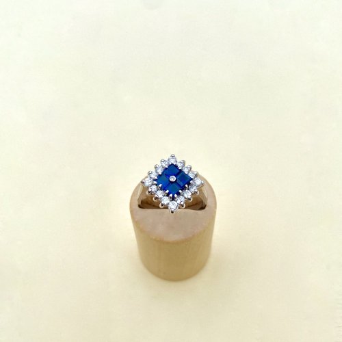 18ct. Sapphire &amp; Diamond Set Cluster Ring. 
