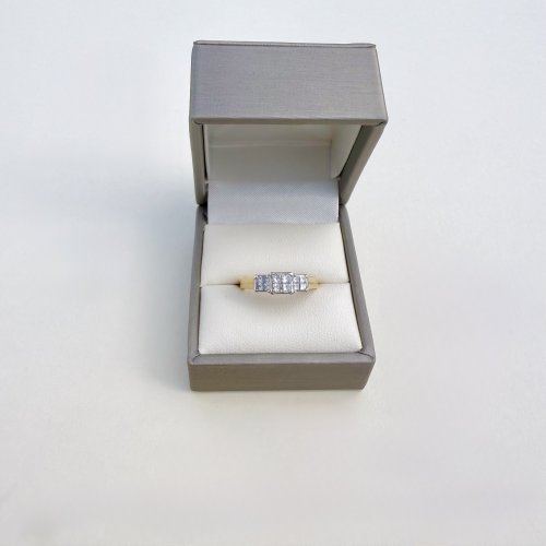 18ct. Gold Diamond Ring. DISCOUNTED.