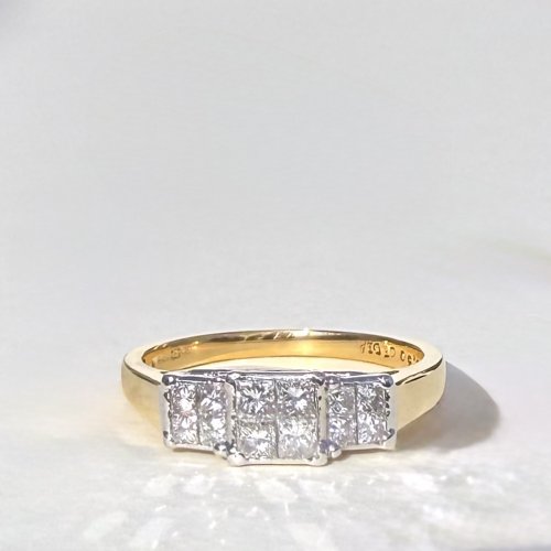18ct. Gold Diamond Ring. DISCOUNTED.