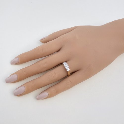 18ct. Gold Diamond Ring. DISCOUNTED.