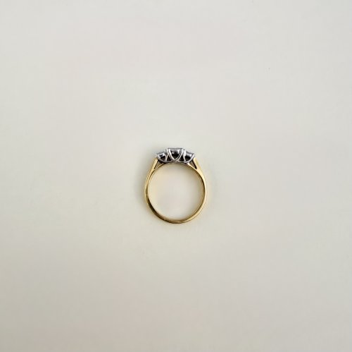 18ct. Gold Diamond Ring. DISCOUNTED.