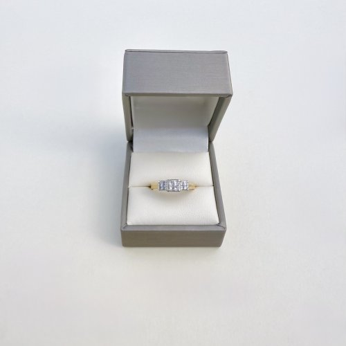 18ct. Gold Diamond Ring. DISCOUNTED.
