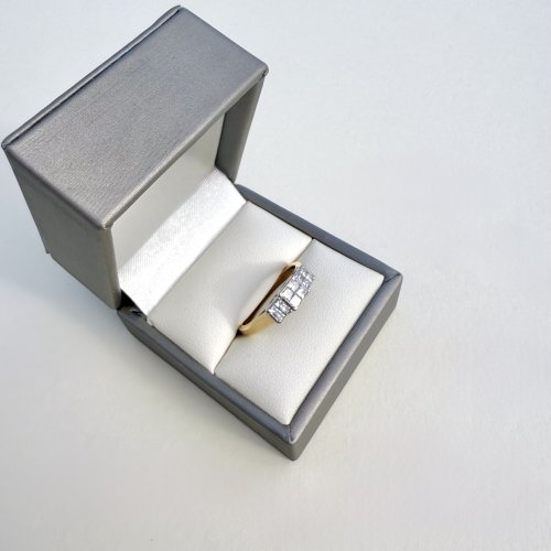 18ct. Gold Diamond Ring. DISCOUNTED.