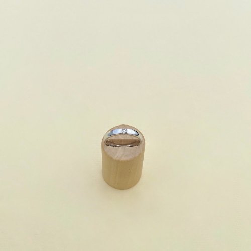 18ct. White Gold Channel Set Single Diamond Ring.