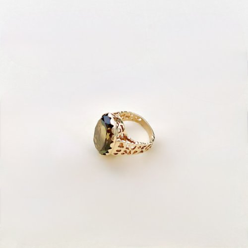 Vintage 9ct. Gold Quartz Ring.