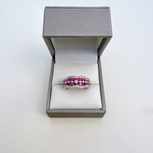 18ct. White Gold Ruby & Diamond Ring.