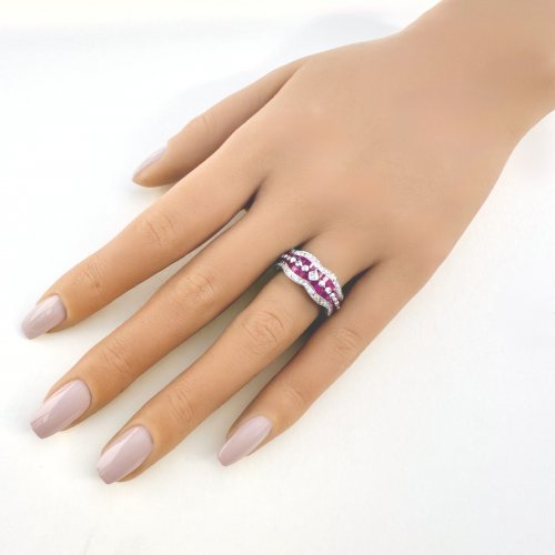 18ct. White Gold Ruby &amp; Diamond Ring.