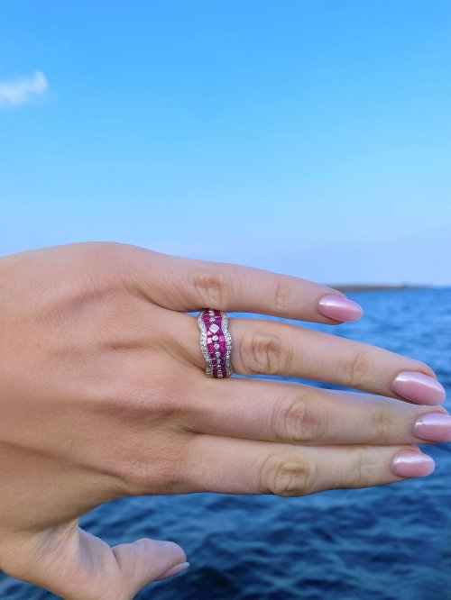 18ct. White Gold Ruby &amp; Diamond Ring.