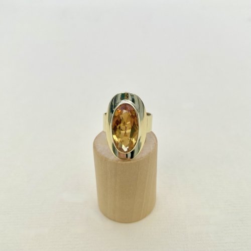 14ct. Gold Oval Citrine Statement Ring. 