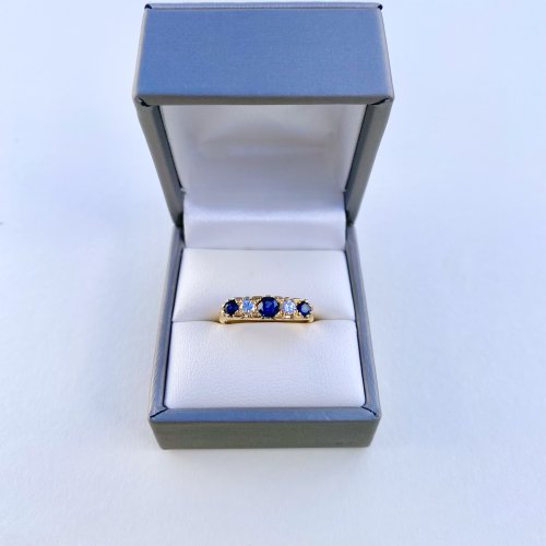 18ct. Gold Sapphire &amp; Diamond Ring. 