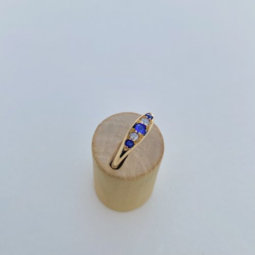 18ct. Gold Sapphire &amp; Diamond Ring. 