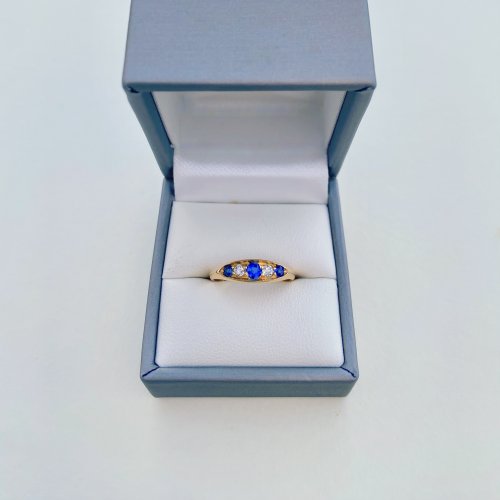 18ct. Gold Sapphire &amp; Diamond Ring. 