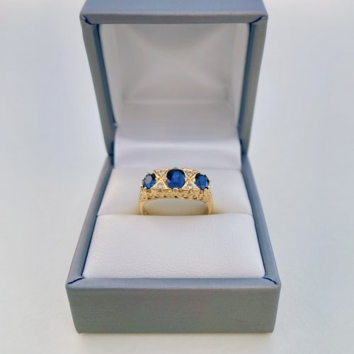 18ct. gold Sapphire &amp; Diamond Ring. 