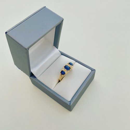 18ct. gold Sapphire &amp; Diamond Ring. 