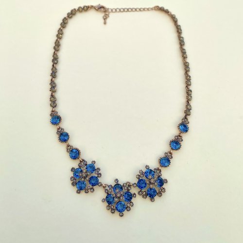 Costume Style Necklace / Vivid Blue Stones. 