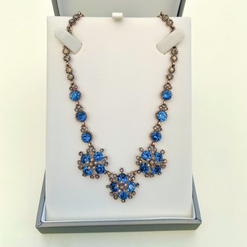 Costume Style Necklace / Vivid Blue Stones. 