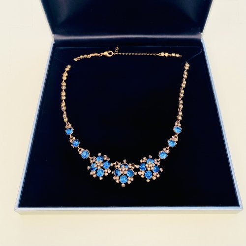Costume Style Necklace / Vivid Blue Stones. 
