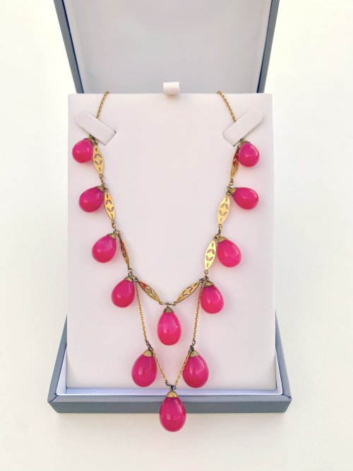Vintage Raspberry Coloured Propeller Shaped Earrings.