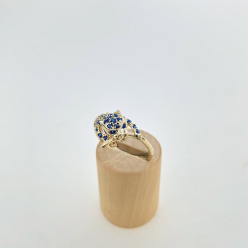 Hallmarked 9ct. Gold Panther Ring with Sapphires. NEW IN STOCK.