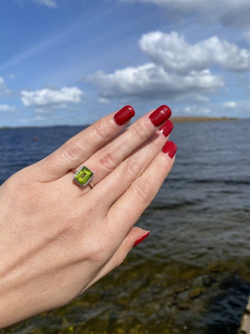 9ct. White Gold Peridot &amp; Diamond Ring. NEW IN STOCK.