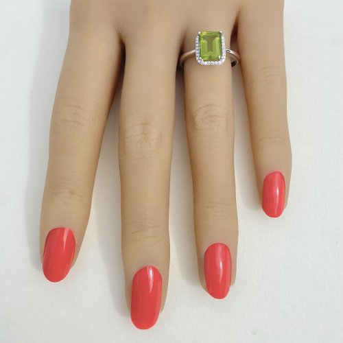 9ct. White Gold Peridot &amp; Diamond Ring. NEW IN STOCK.