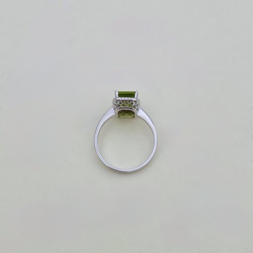 9ct. White Gold Peridot &amp; Diamond Ring. NEW IN STOCK.
