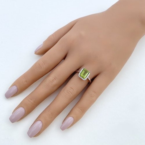 9ct. White Gold Peridot &amp; Diamond Ring. NEW IN STOCK.