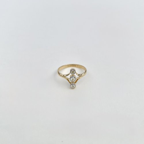 18ct. Gold &amp; Platinum Vertical 3-Stone Diamond Ring. NEW IN STOCK.