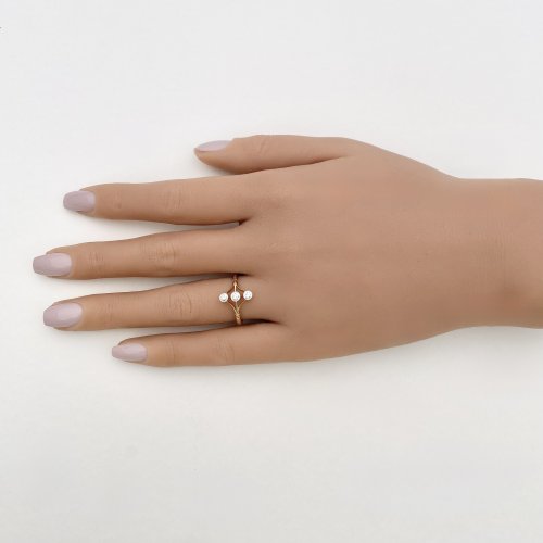 18ct. Gold &amp; Platinum Vertical 3-Stone Diamond Ring. NEW IN STOCK.