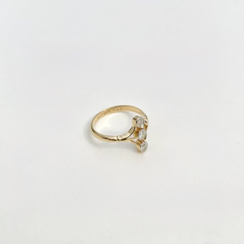 18ct. Gold &amp; Platinum Vertical 3-Stone Diamond Ring. NEW IN STOCK.