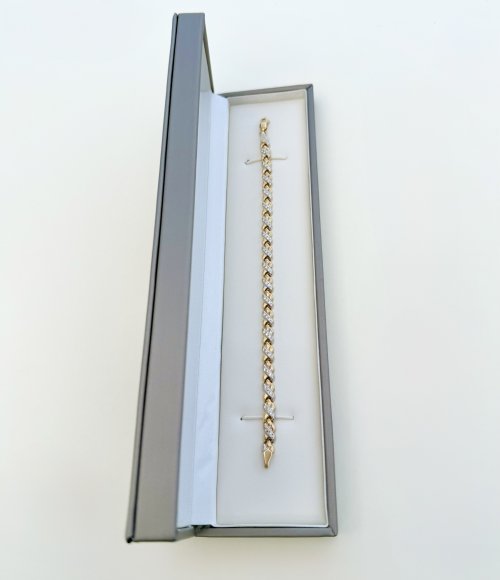 Hallmarked 9ct. Yellow &amp; White Gold &#039;X&#039; Design Bracelet.  NEW STOCK.