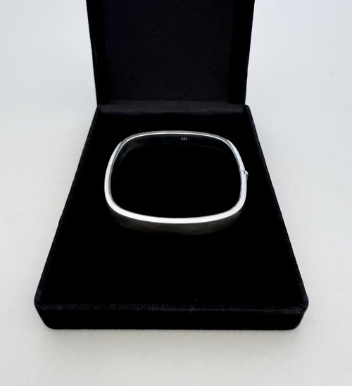 Sterling Silver Square Bangle. NEW IN STOCK.