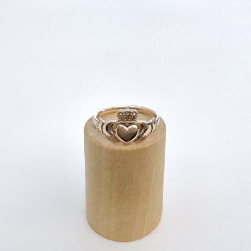 Hallmarked 9ct. Yellow Gold Claddagh Ring. NEW STOCK.