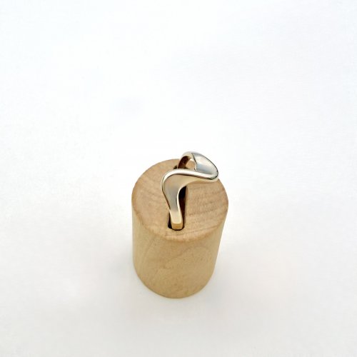 9ct. Gold Ring - Contemporary Abstract Design. NEW STOCK.