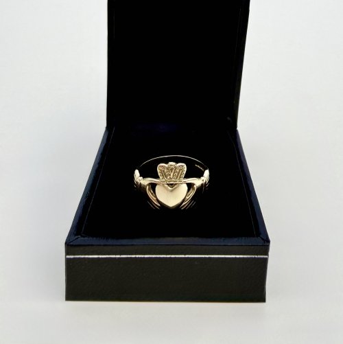 Hallmarked 9ct. Yellow Gold Claddagh Ring.