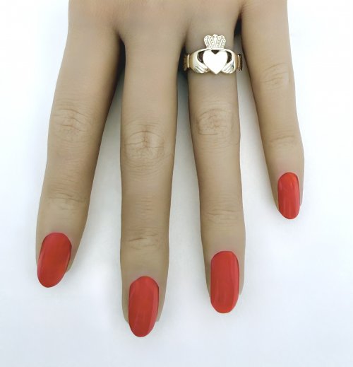 Hallmarked 9ct. Yellow Gold Claddagh Ring.