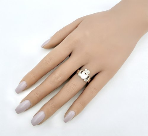 Hallmarked 9ct. Yellow Gold Claddagh Ring.