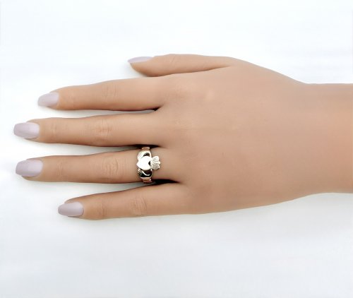 Hallmarked 9ct. Yellow Gold Claddagh Ring.