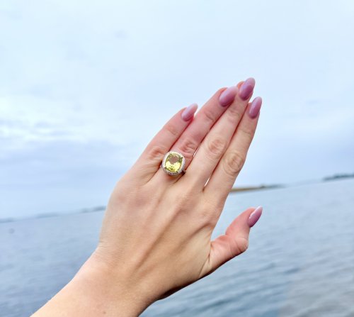 18ct. Yellow Gold Lemon Quartz &amp; Diamond Set Ring. NEW STOCK.