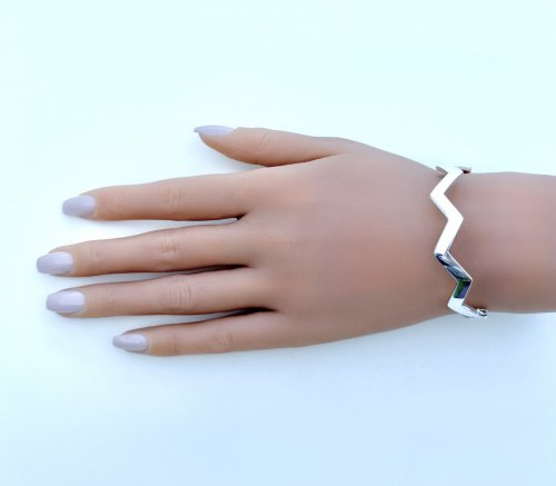 Silver Zig-Zag Bangle. NEW STOCK.