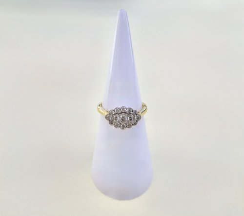 18ct. Yellow Gold Diamond Oval Set Ring. NEW STOCK.